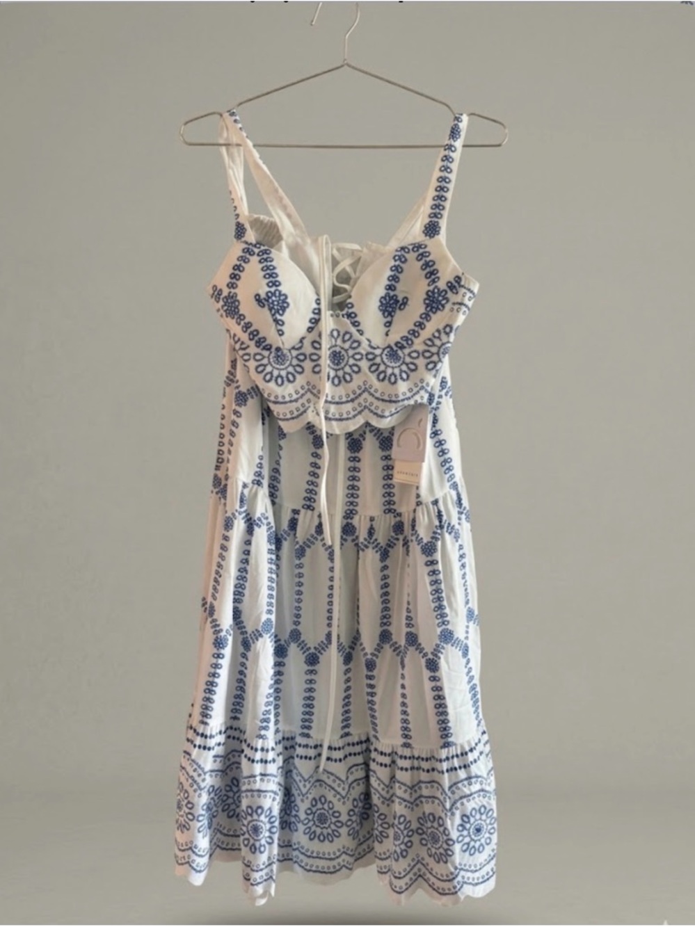 Commense NWT 2 Piece Set Maxi w/lace up top w/padding. White w/Blue floral Small - Picture 8 of 9